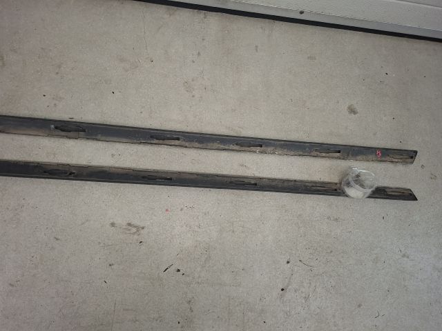 bontott VW GOLF VI Küszöb Díszléc Szett