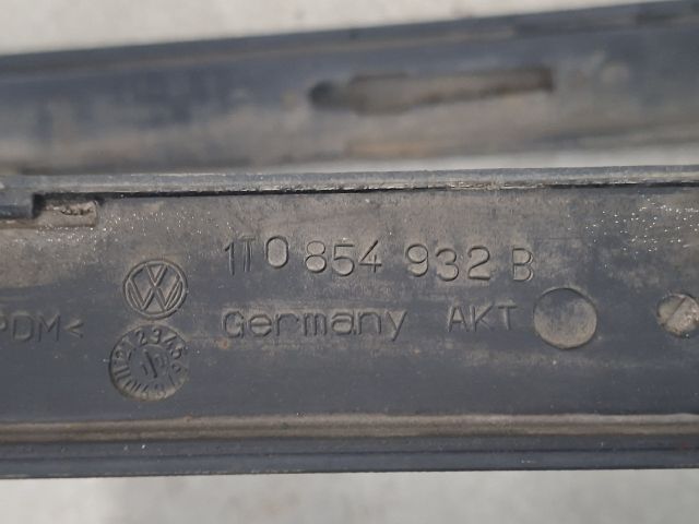 bontott VW GOLF VI Küszöb Díszléc Szett