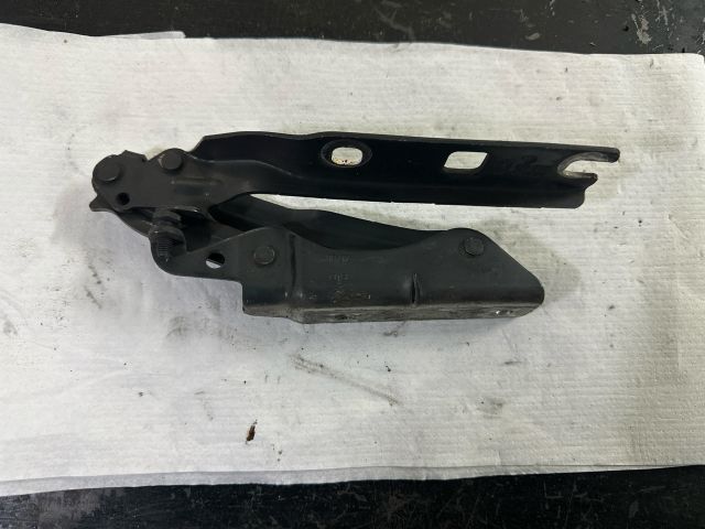 bontott VW GOLF VI Motorháztető Bal Zsanér