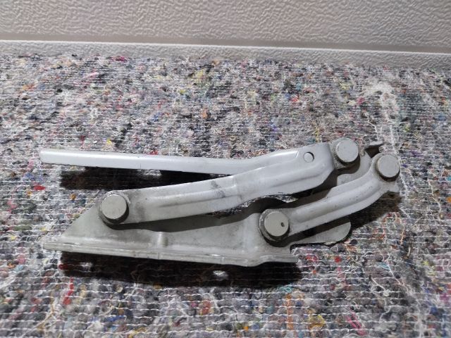 bontott VW GOLF VI Motorháztető Bal Zsanér