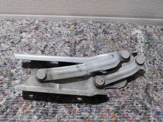 bontott VW GOLF VI Motorháztető Bal Zsanér