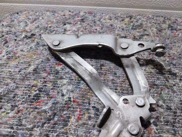 bontott VW GOLF VI Motorháztető Bal Zsanér