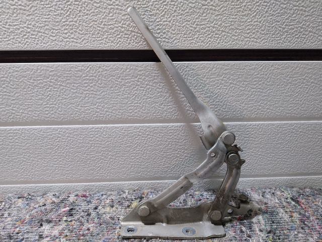 bontott VW GOLF VI Motorháztető Bal Zsanér