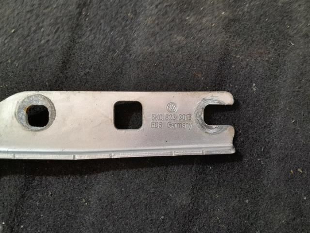 bontott VW GOLF VI Motorháztető Bal Zsanér