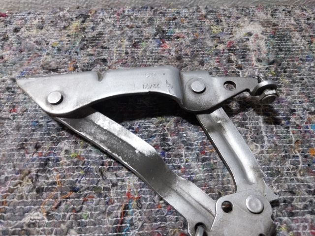 bontott VW GOLF VI Motorháztető Bal Zsanér