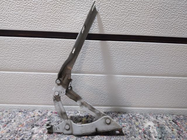 bontott VW GOLF VI Motorháztető Bal Zsanér