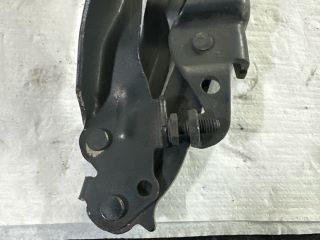 bontott VW GOLF VI Motorháztető Bal Zsanér