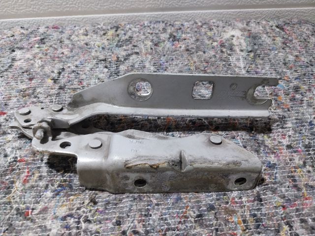 bontott VW GOLF VI Motorháztető Bal Zsanér