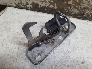 bontott VW GOLF VI Motorháztető Biztonsági Kampó