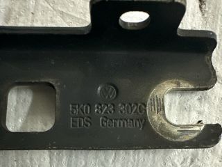 bontott VW GOLF VI Motorháztető Jobb Zsanér