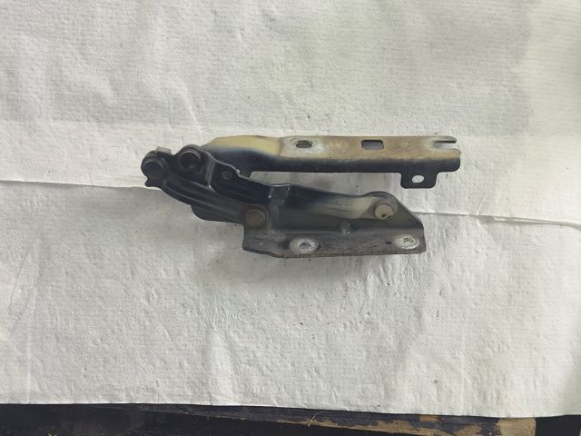 bontott VW GOLF VI Motorháztető Jobb Zsanér