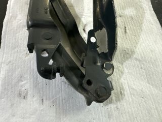 bontott VW GOLF VI Motorháztető Jobb Zsanér