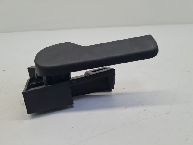 bontott VW GOLF VI Motorháztető Nyitó Kar / Gomb