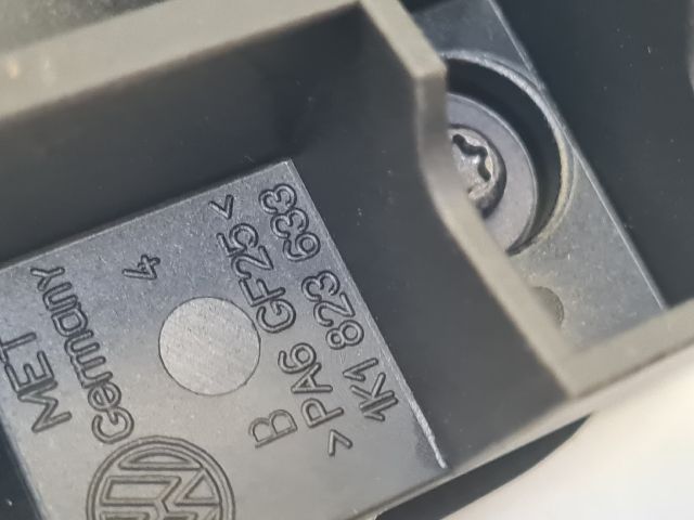 bontott VW GOLF VI Motorháztető Nyitó Kar / Gomb