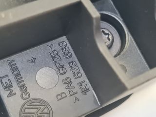 bontott VW GOLF VI Motorháztető Nyitó Kar / Gomb