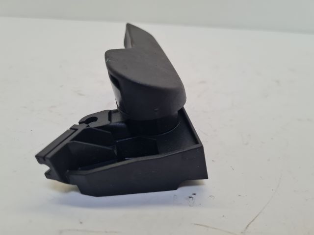 bontott VW GOLF VI Motorháztető Nyitó Kar / Gomb