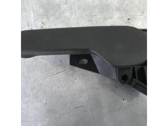 bontott VW GOLF VI Motorháztető Nyitó Kar / Gomb