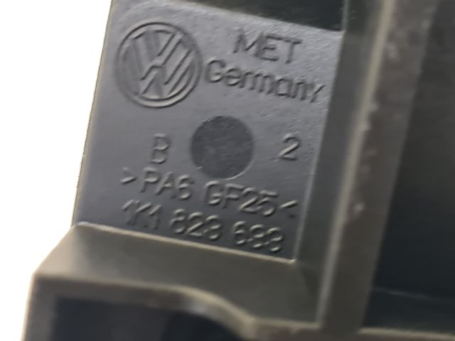 bontott VW GOLF VI Motorháztető Nyitó Kar / Gomb