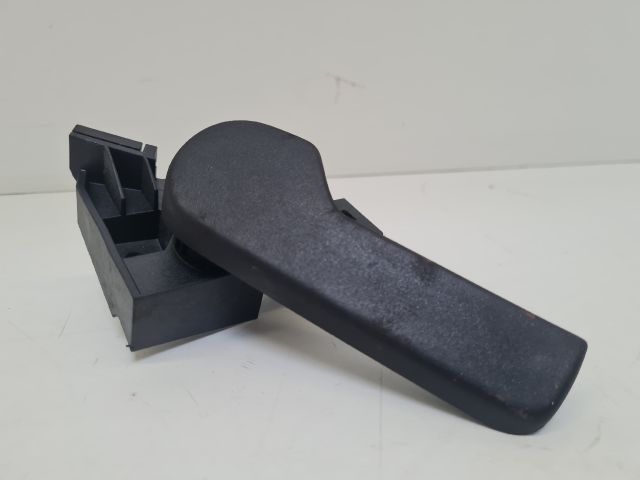 bontott VW GOLF VI Motorháztető Nyitó Kar / Gomb