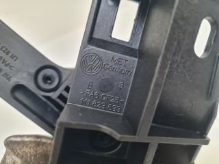 bontott VW GOLF VI Motorháztető Nyitó Kar / Gomb