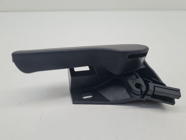 bontott VW GOLF VI Motorháztető Nyitó Kar / Gomb