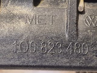 bontott VW GOLF VI Motorháztető Nyitó Kar / Gomb