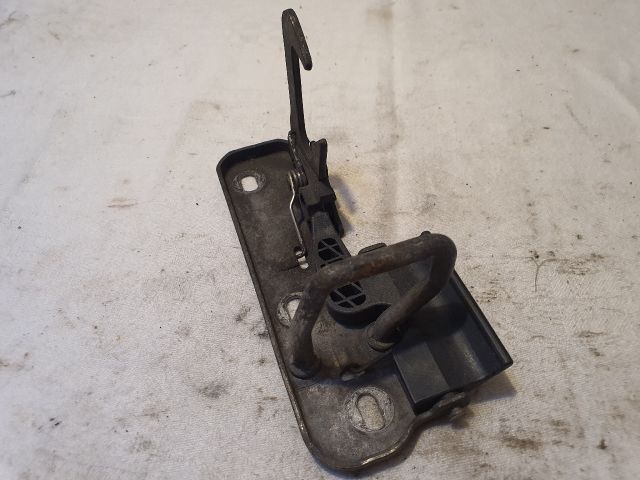 bontott VW GOLF VI Motorháztető Nyitó Kar / Gomb