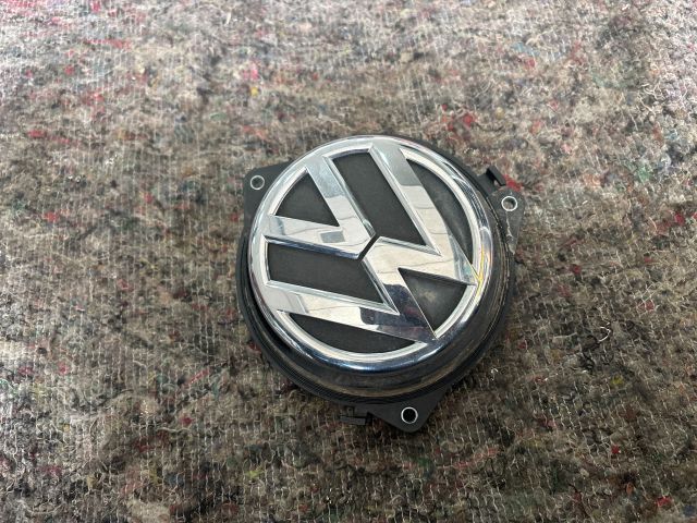 bontott VW GOLF VI Motorháztető Nyitó Kar / Gomb