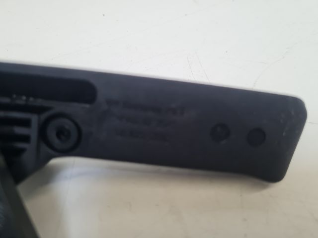 bontott VW GOLF VI Motorháztető Nyitó Kar / Gomb