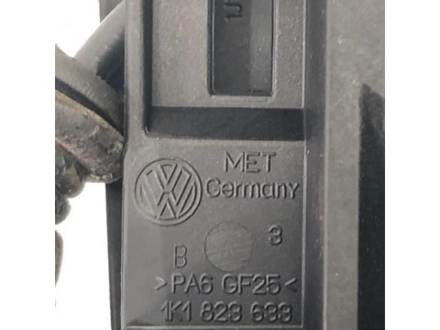 bontott VW GOLF VI Motorháztető Nyitó Kar / Gomb