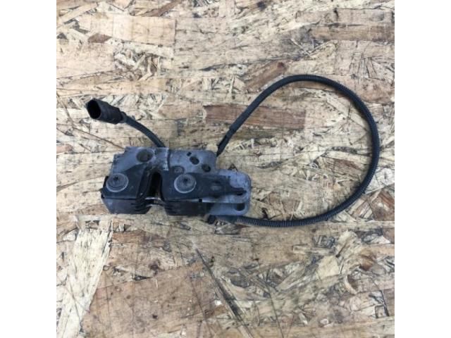 bontott VW GOLF VI Motorháztető Zárszerkezet