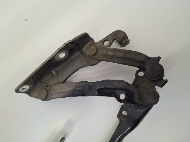 bontott VW GOLF VI Motorháztető Zsanér Pár