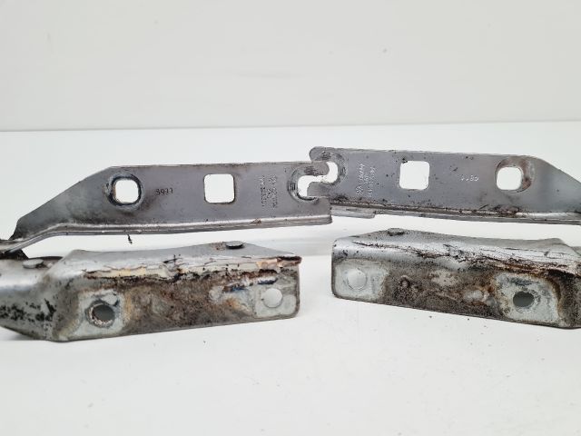 bontott VW GOLF VI Motorháztető Zsanér Pár