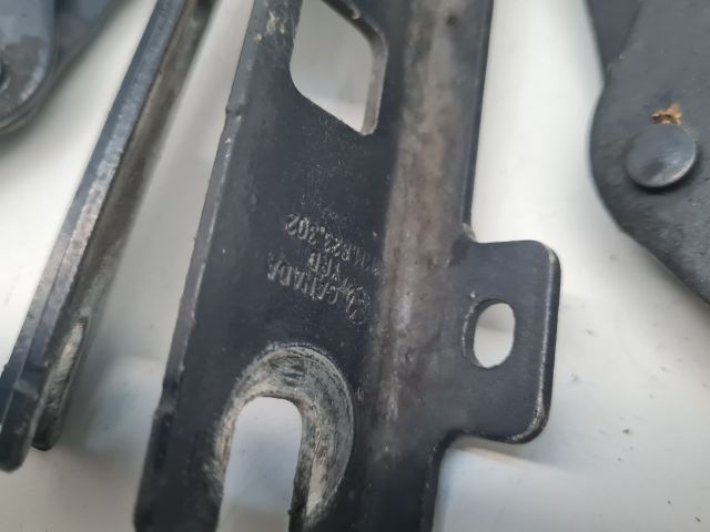 bontott VW GOLF VI Motorháztető Zsanér Pár