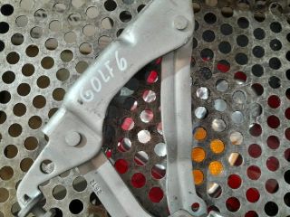 bontott VW GOLF VI Motorháztető Zsanér Pár