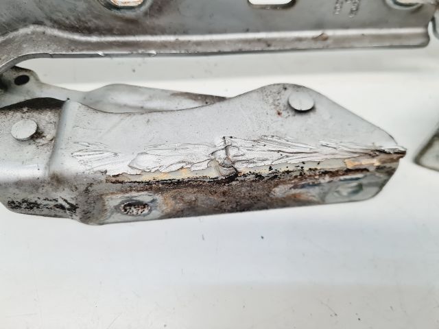 bontott VW GOLF VI Motorháztető Zsanér Pár