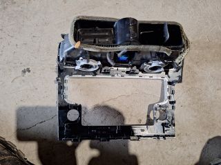 bontott VW GOLF VI Multifunkciós Kijelző Keret