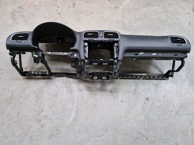 bontott VW GOLF VI Műszerfal Héj