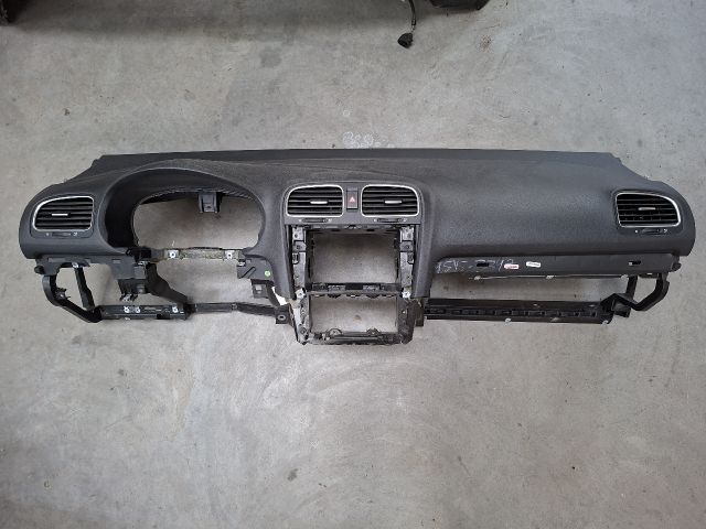 bontott VW GOLF VI Műszerfal Héj