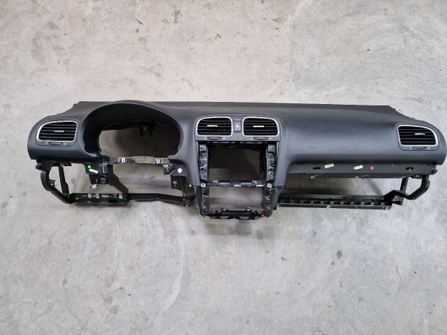 bontott VW GOLF VI Műszerfal Héj