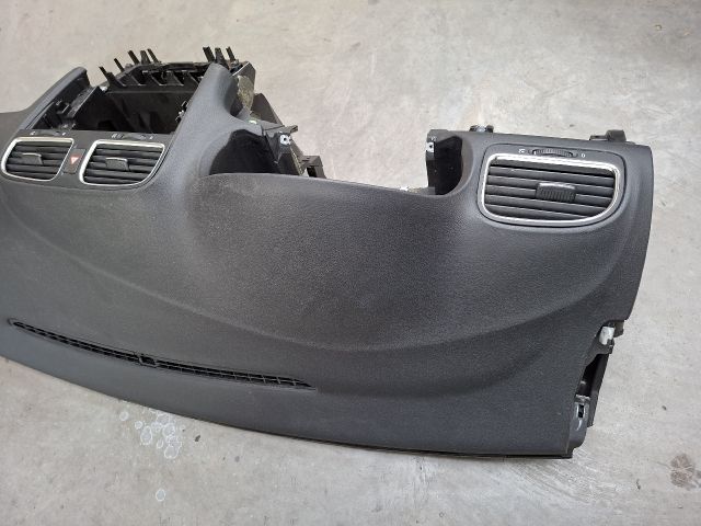 bontott VW GOLF VI Műszerfal Héj