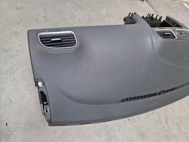 bontott VW GOLF VI Műszerfal Héj