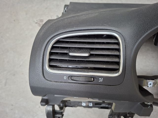 bontott VW GOLF VI Műszerfal Héj