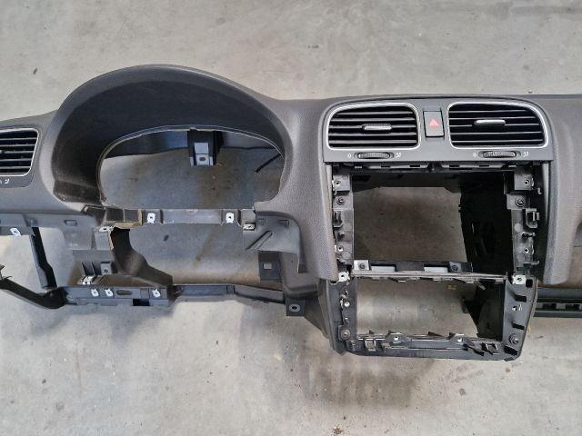 bontott VW GOLF VI Műszerfal Héj