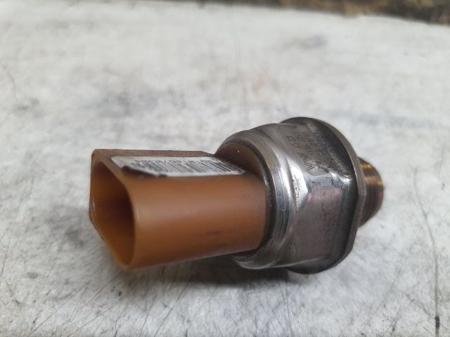 bontott VW GOLF VI Nyomásszabályzó Szelep