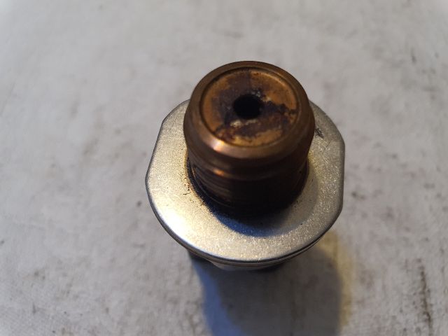 bontott VW GOLF VI Nyomásszabályzó Szelep