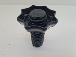 bontott VW GOLF VI Pótkerék Rögzítő