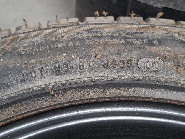 bontott VW GOLF VI Pótkerék Szerszámtartó