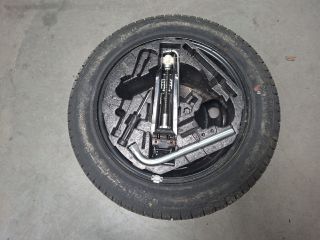 bontott VW GOLF VI Pótkerék Szerszámtartó