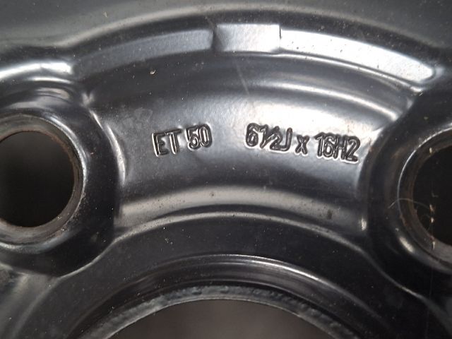 bontott VW GOLF VI Pótkerék Szerszámtartó